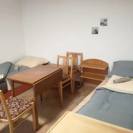 Modre Ubytovani * Podivin